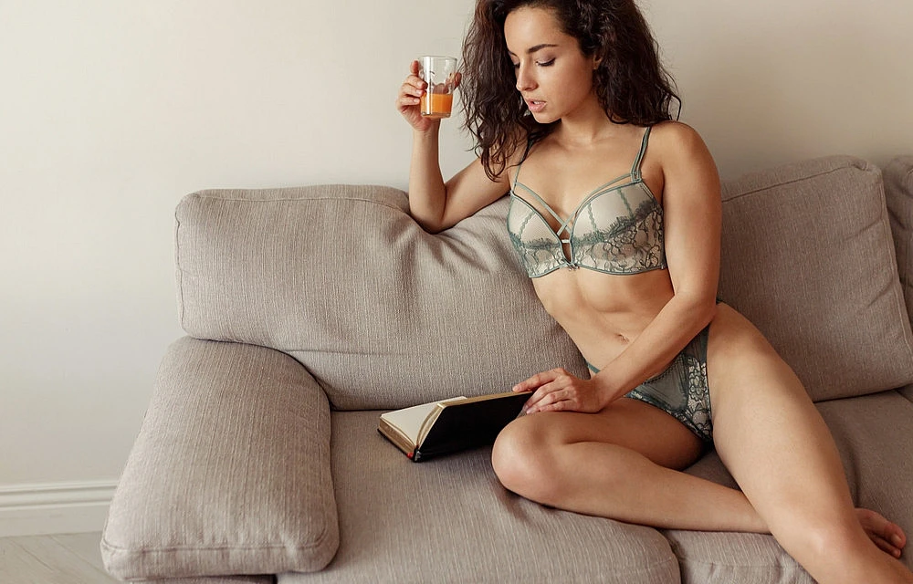 Foto 1 Beneficios de la educación – Habilidades para ser una escort culta