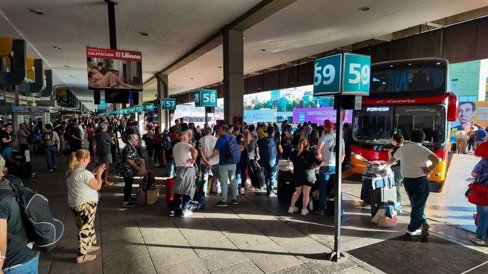 Foto 1 Telos cerca de las terminales de micros en Buenos Aires: Retiro, Liniers y Constitución