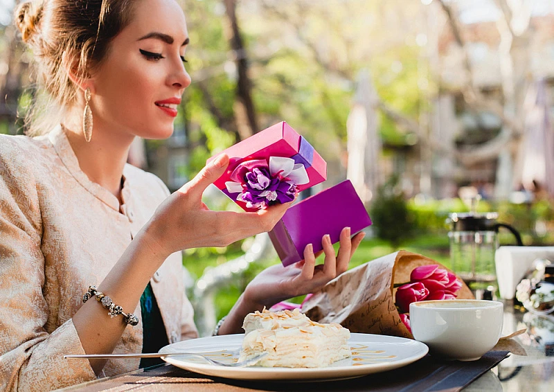 Foto 1 Detalles románticos – Cómo sorprender a una escort