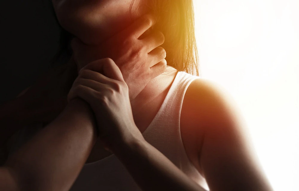 Foto 1 Explora el roleplay de violación consensuada con seguridad