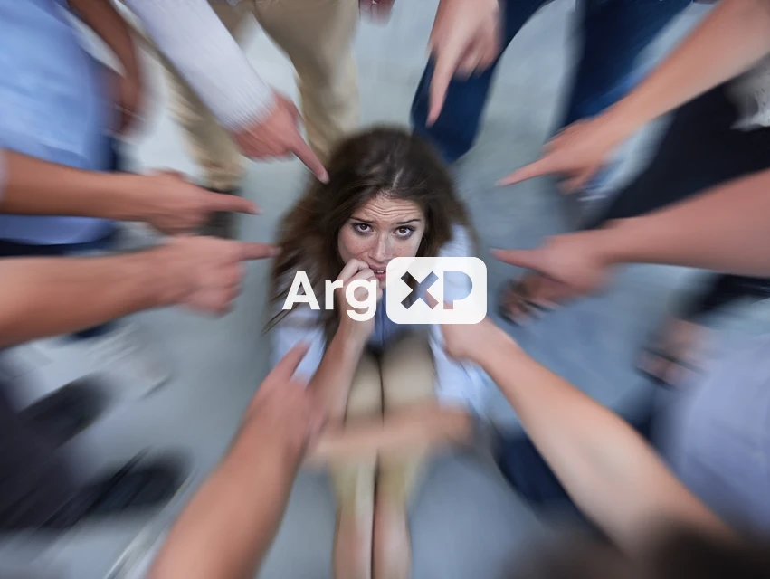 Presión social – Estrategias para abordarla siendo escort