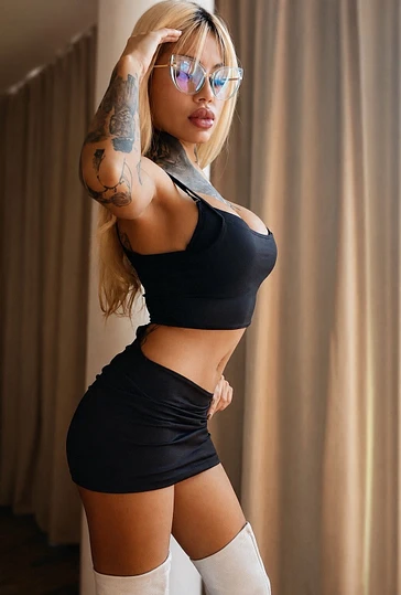 Ximena Diamond Red