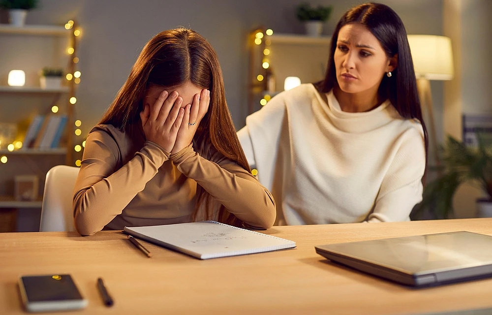 Foto 1 Presión social – Estrategias para abordarla siendo escort