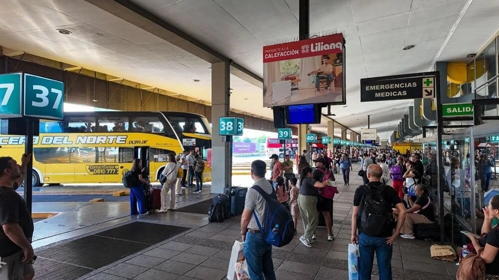 Foto 2 Telos cerca de las terminales de micros en Buenos Aires: Retiro, Liniers y Constitución
